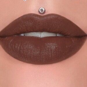 Jeffree Star Dominatrix Velvet Trap